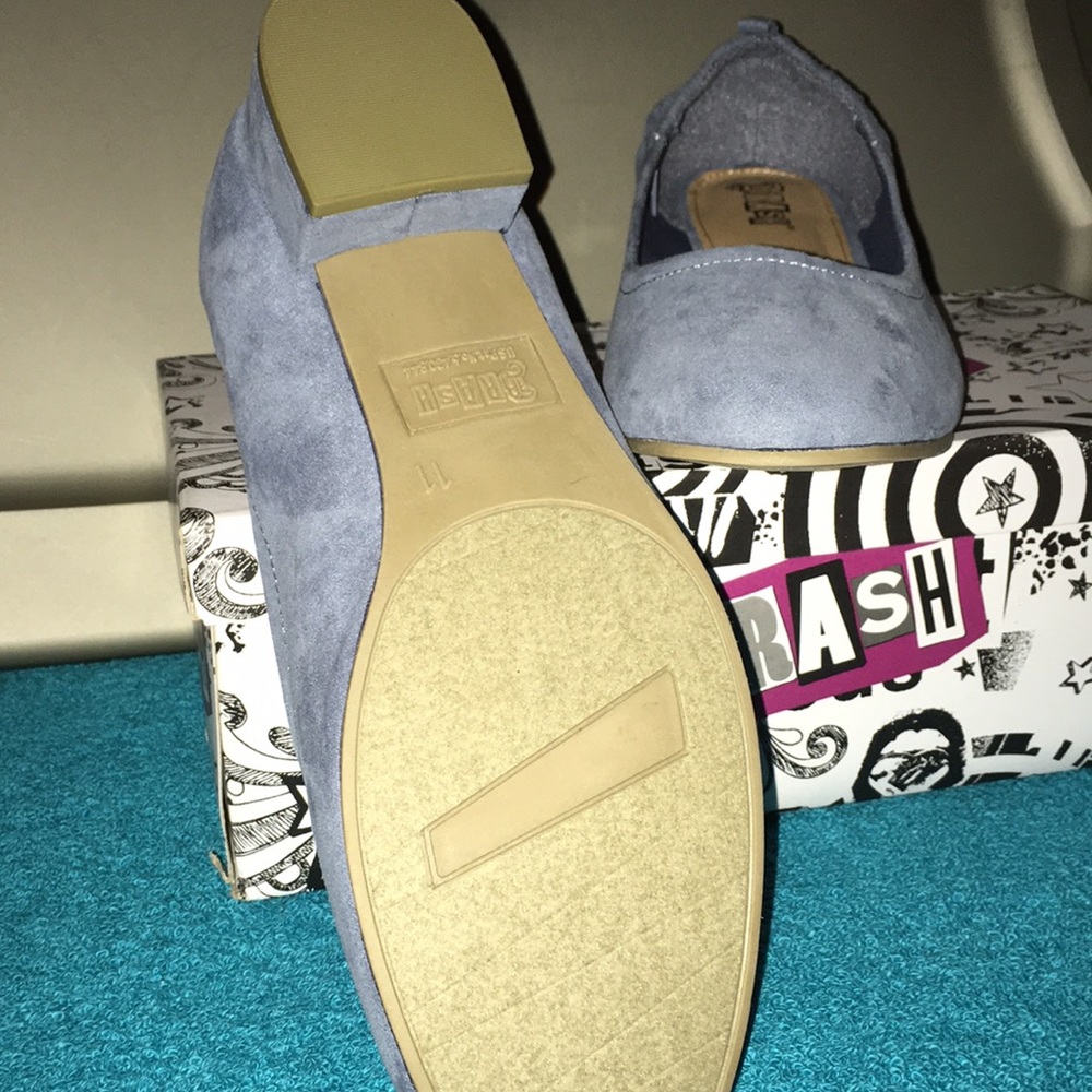 Gorgeous NWT comfortable blue shoes comfortable - Picture 2 of 3